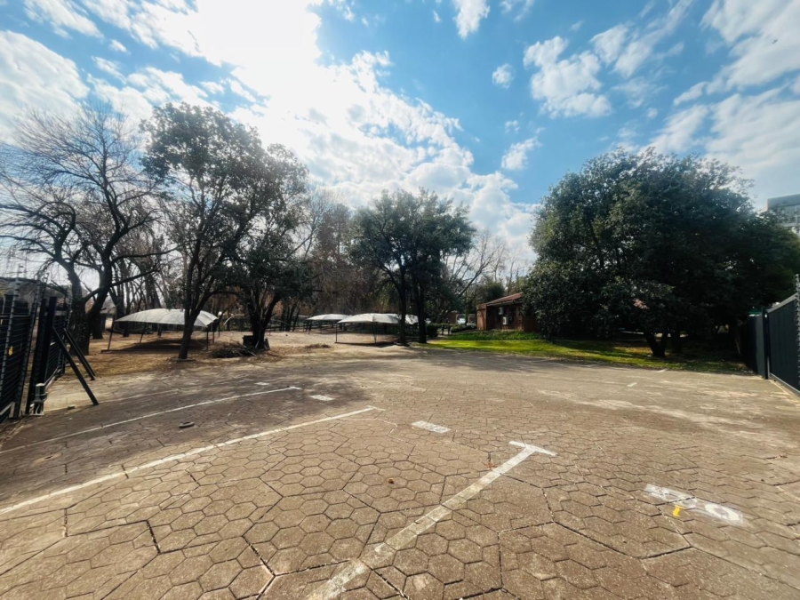 Bedroom Property for Sale in Die Hoewes Gauteng