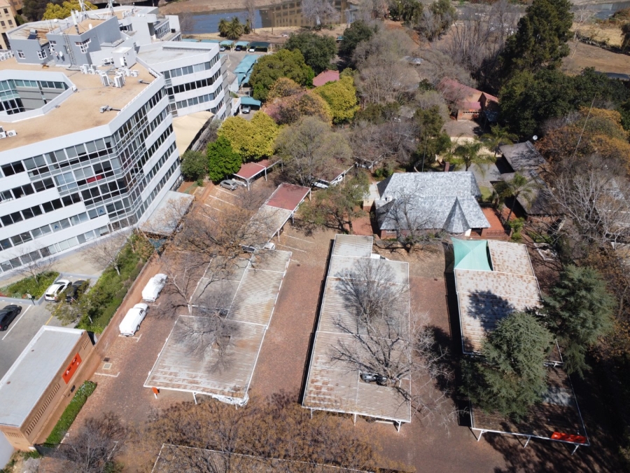Commercial Property for Sale in Die Hoewes Gauteng