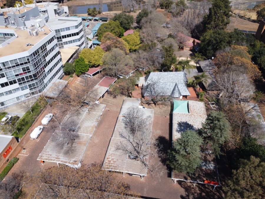 Commercial Property for Sale in Die Hoewes Gauteng