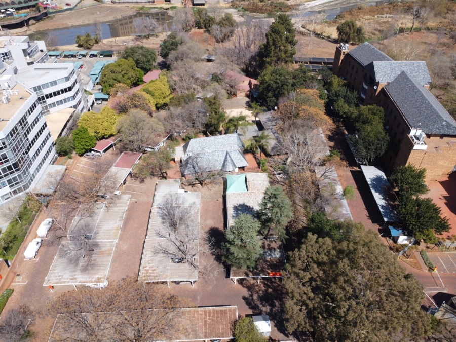 Commercial Property for Sale in Die Hoewes Gauteng
