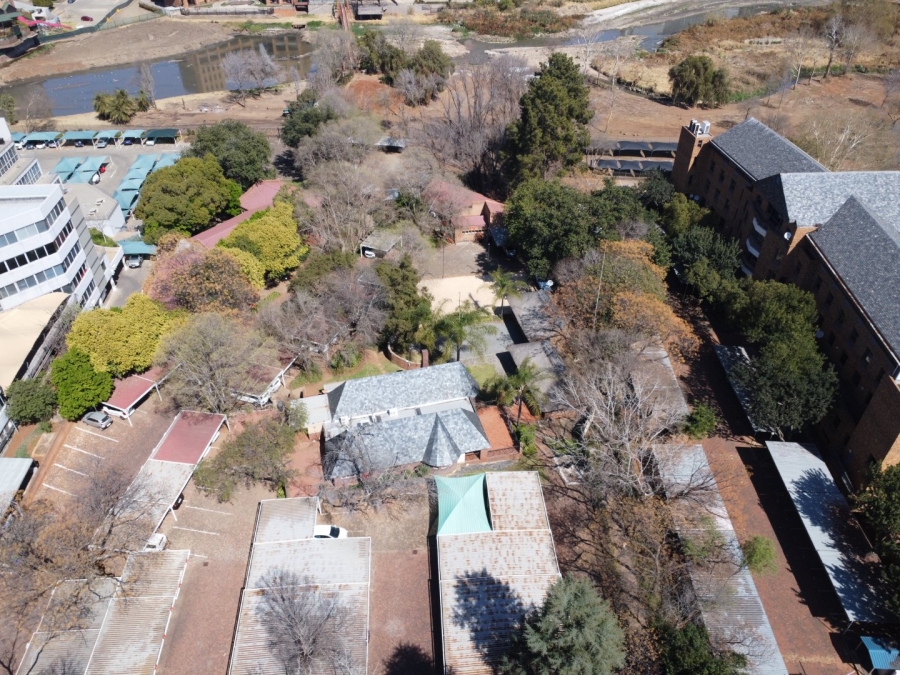 Commercial Property for Sale in Die Hoewes Gauteng