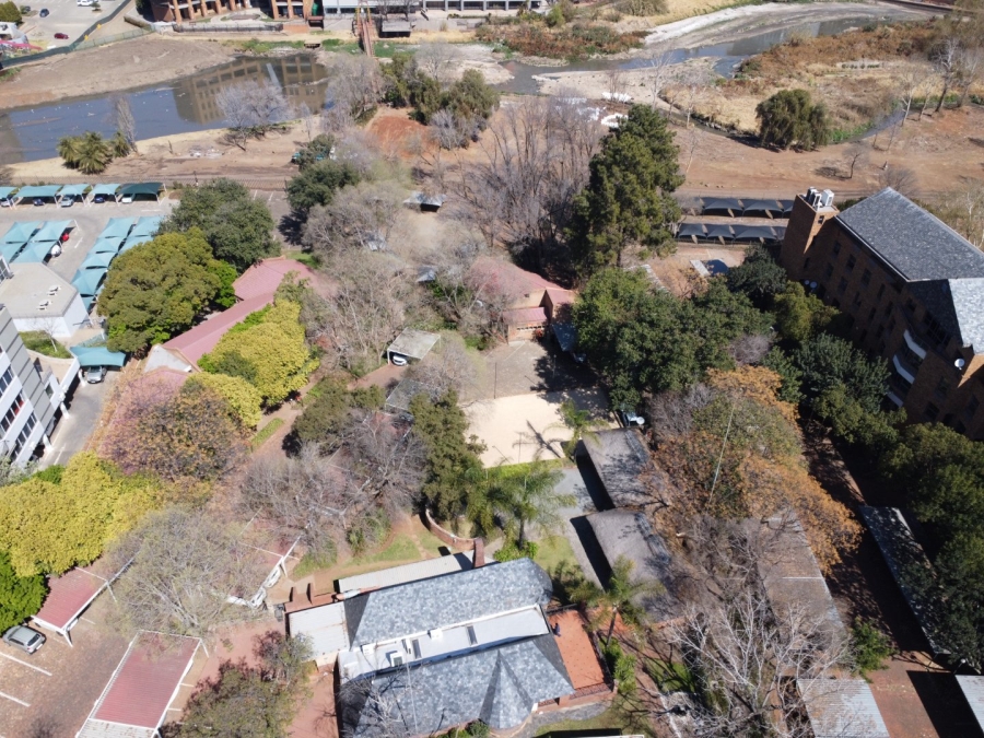 Commercial Property for Sale in Die Hoewes Gauteng