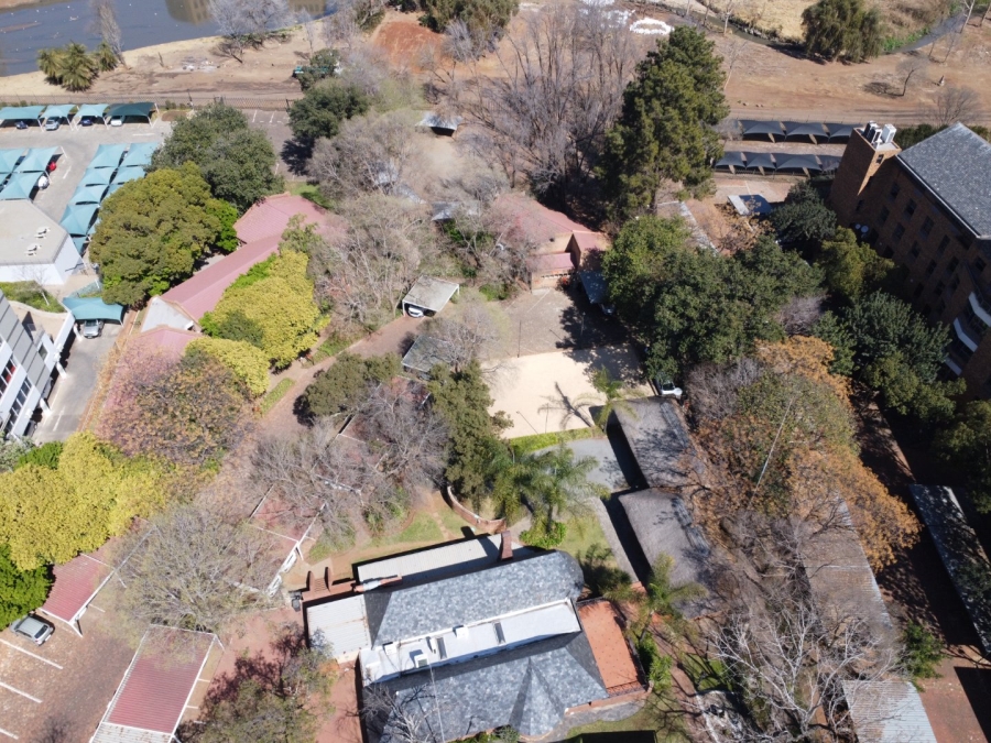 Commercial Property for Sale in Die Hoewes Gauteng