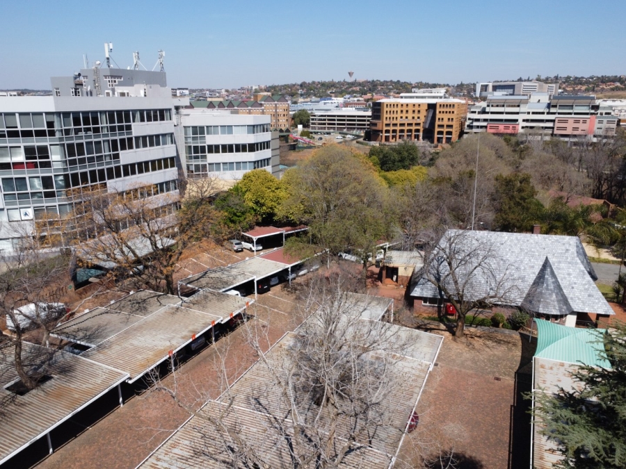 Commercial Property for Sale in Die Hoewes Gauteng