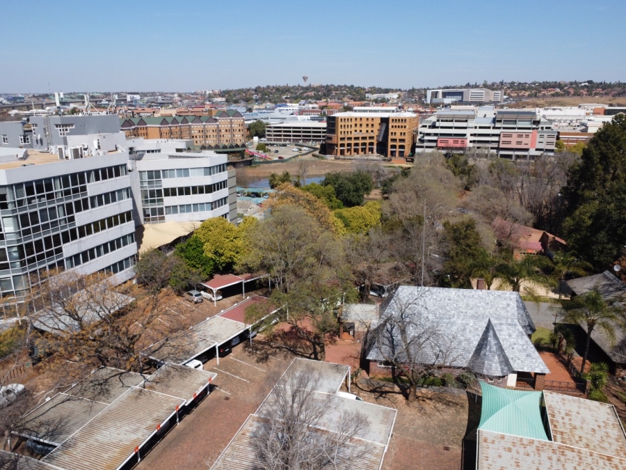 Commercial Property for Sale in Die Hoewes Gauteng