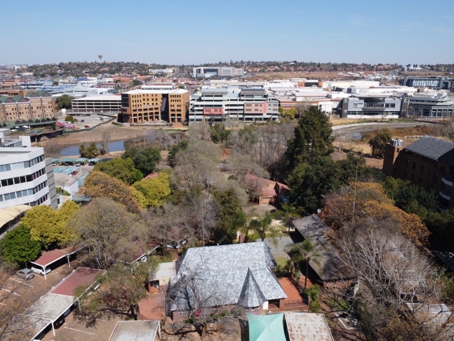 Commercial Property for Sale in Die Hoewes Gauteng
