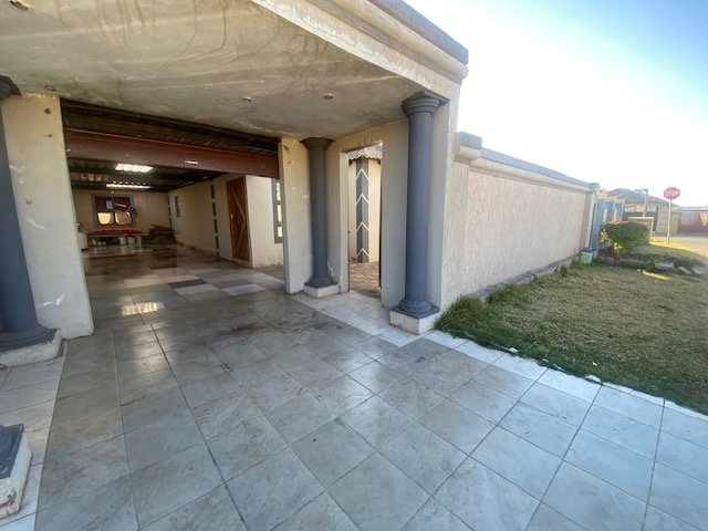 5 Bedroom Property for Sale in Alliance Gauteng