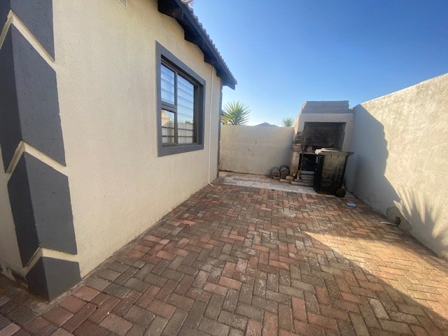 5 Bedroom Property for Sale in Alliance Gauteng