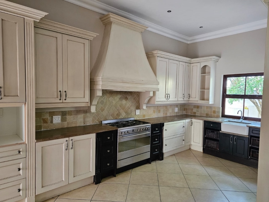To Let 5 Bedroom Property for Rent in Silver Stream Estate Gauteng