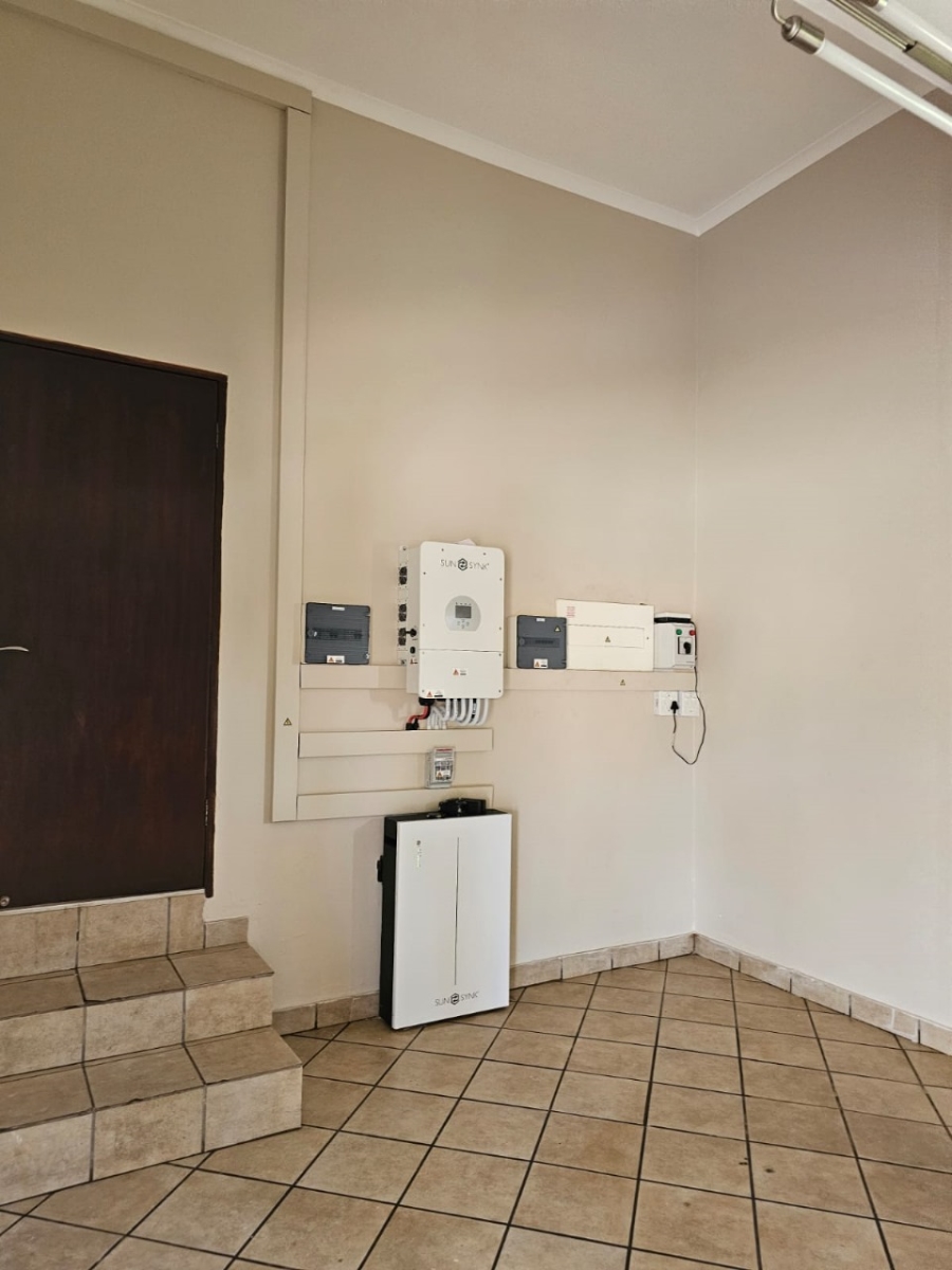 To Let 5 Bedroom Property for Rent in Silver Stream Estate Gauteng