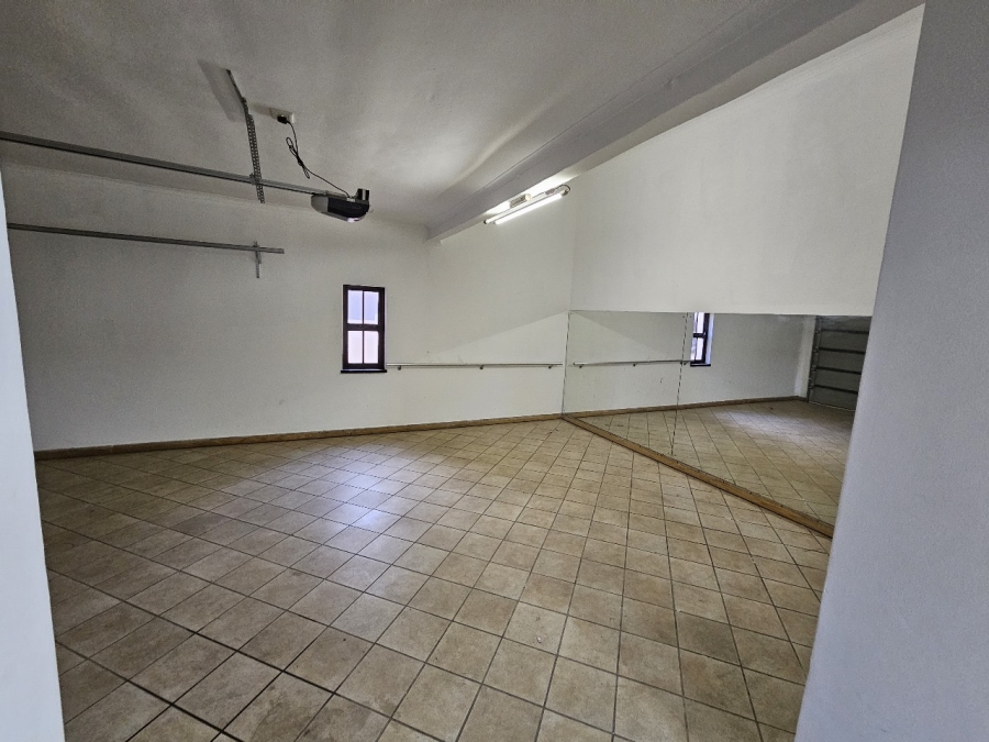 To Let 5 Bedroom Property for Rent in Silver Stream Estate Gauteng