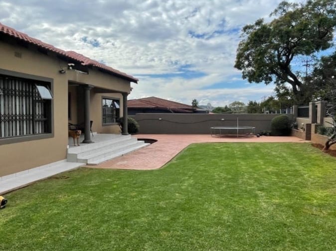 5 Bedroom Property for Sale in Proclamation Hill Gauteng