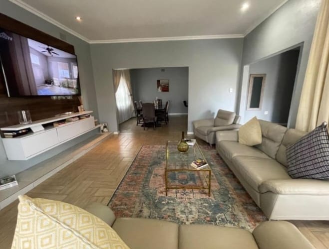 5 Bedroom Property for Sale in Proclamation Hill Gauteng