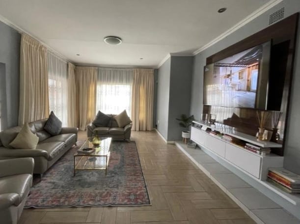 5 Bedroom Property for Sale in Proclamation Hill Gauteng