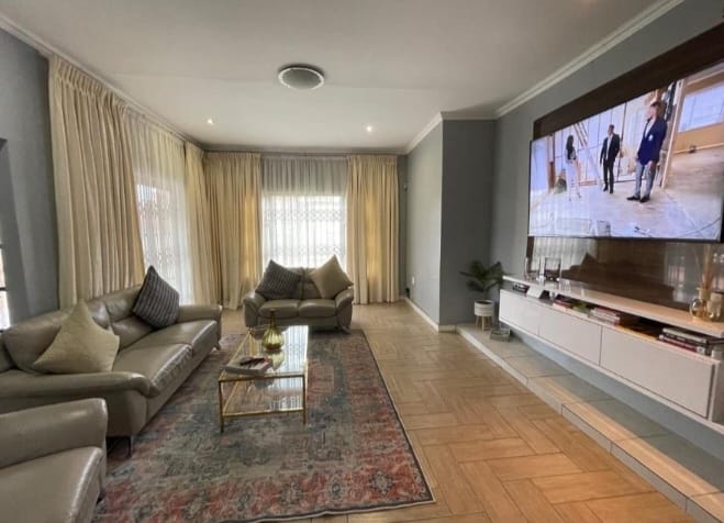 5 Bedroom Property for Sale in Proclamation Hill Gauteng