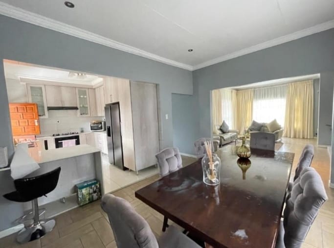 5 Bedroom Property for Sale in Proclamation Hill Gauteng
