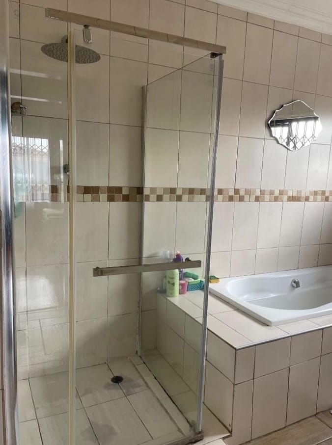 5 Bedroom Property for Sale in Proclamation Hill Gauteng
