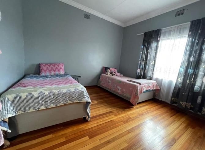 5 Bedroom Property for Sale in Proclamation Hill Gauteng