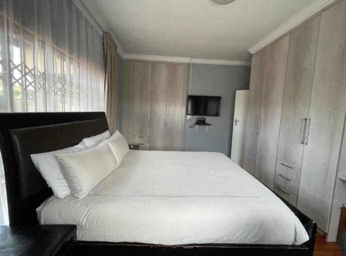 5 Bedroom Property for Sale in Proclamation Hill Gauteng
