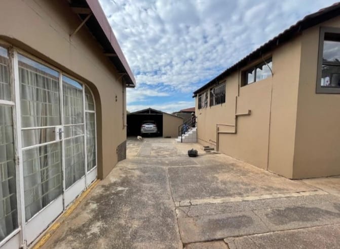 5 Bedroom Property for Sale in Proclamation Hill Gauteng