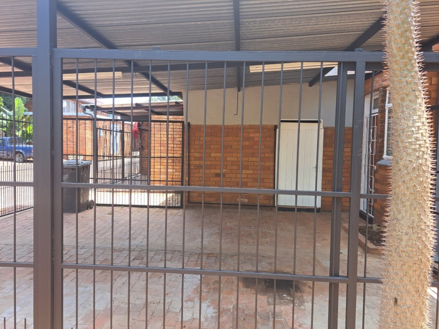 2 Bedroom Property for Sale in Pretoria North Gauteng