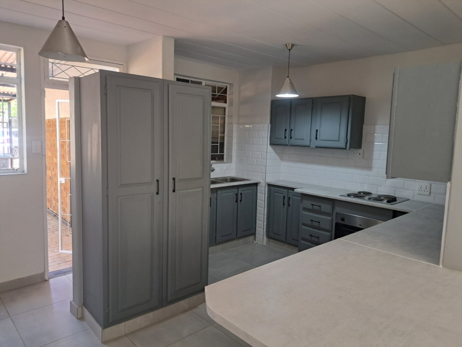 2 Bedroom Property for Sale in Pretoria North Gauteng