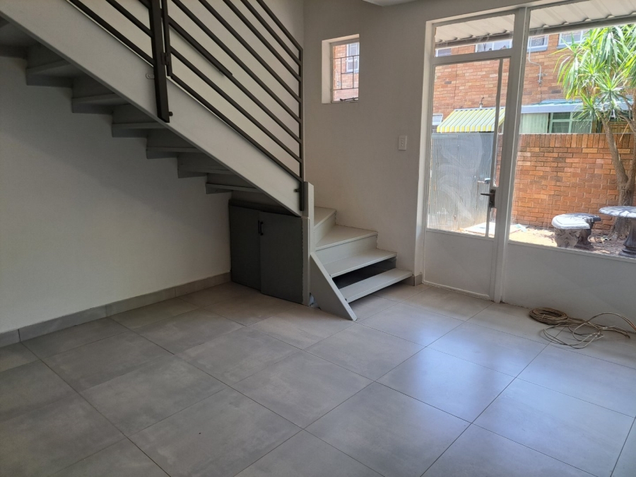 2 Bedroom Property for Sale in Pretoria North Gauteng