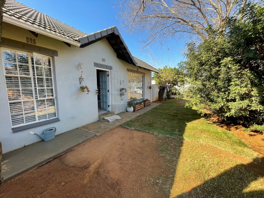 2 Bedroom Property for Sale in Brackenhurst Gauteng