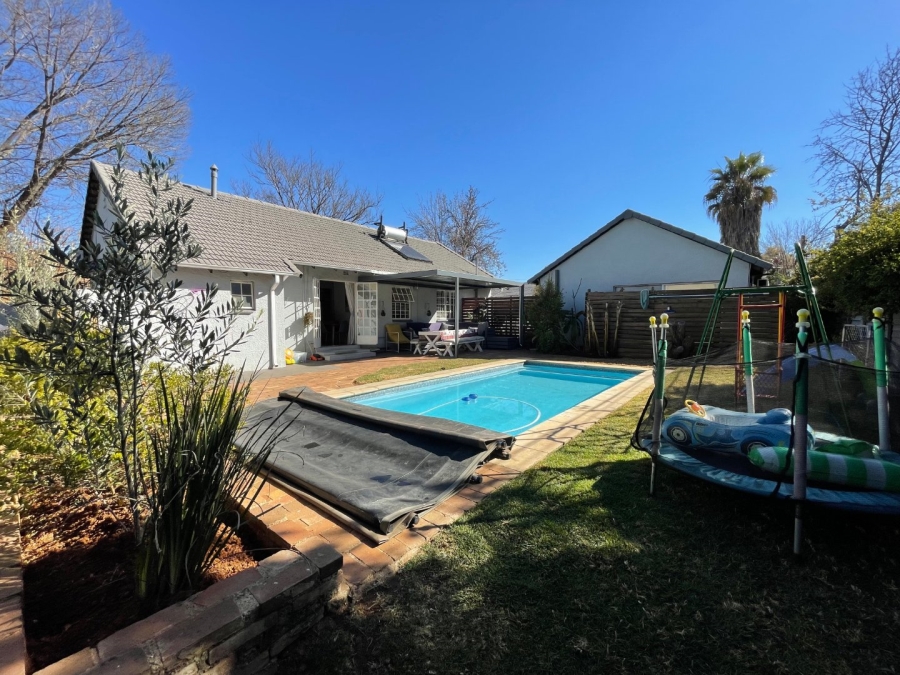 2 Bedroom Property for Sale in Brackenhurst Gauteng