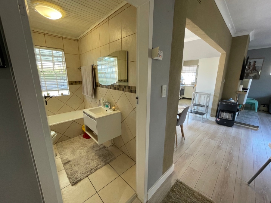 2 Bedroom Property for Sale in Brackenhurst Gauteng