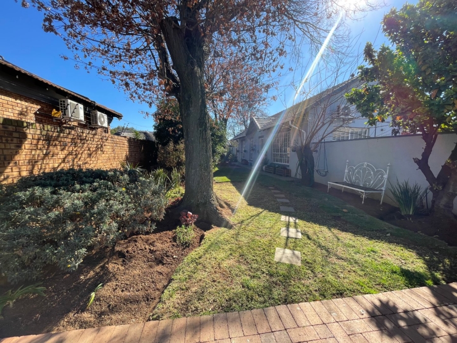 2 Bedroom Property for Sale in Brackenhurst Gauteng