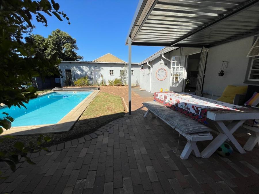 2 Bedroom Property for Sale in Brackenhurst Gauteng