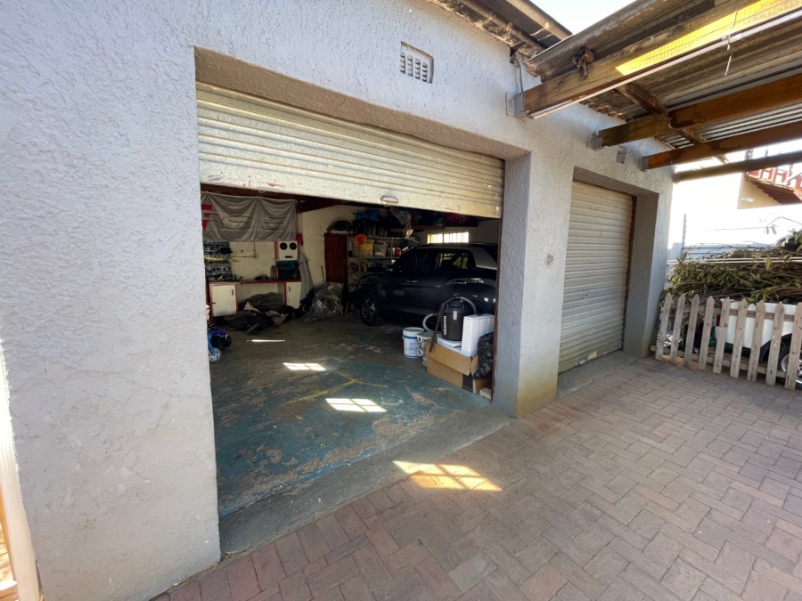 2 Bedroom Property for Sale in Brackenhurst Gauteng