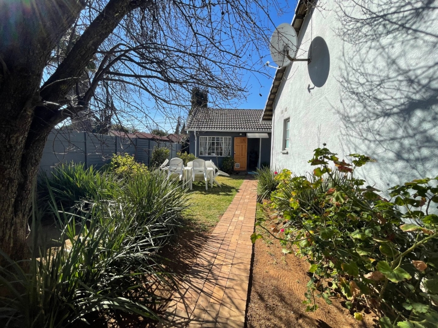 2 Bedroom Property for Sale in Brackenhurst Gauteng