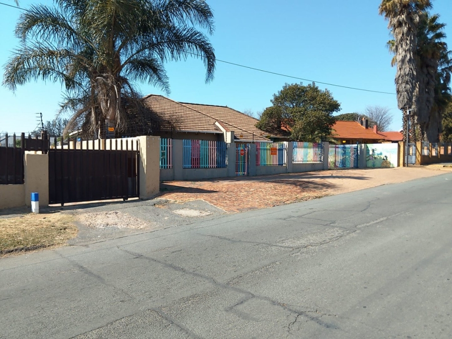 3 Bedroom Property for Sale in Robertsham Gauteng