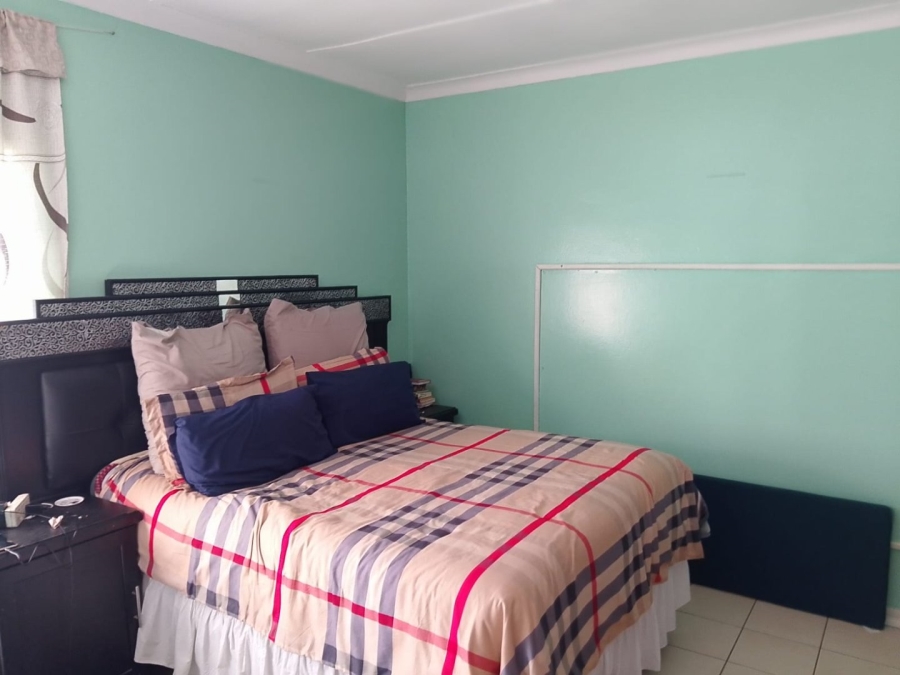 3 Bedroom Property for Sale in Robertsham Gauteng