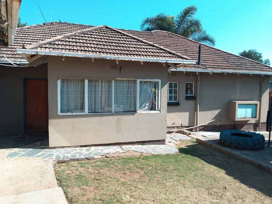 3 Bedroom Property for Sale in Robertsham Gauteng