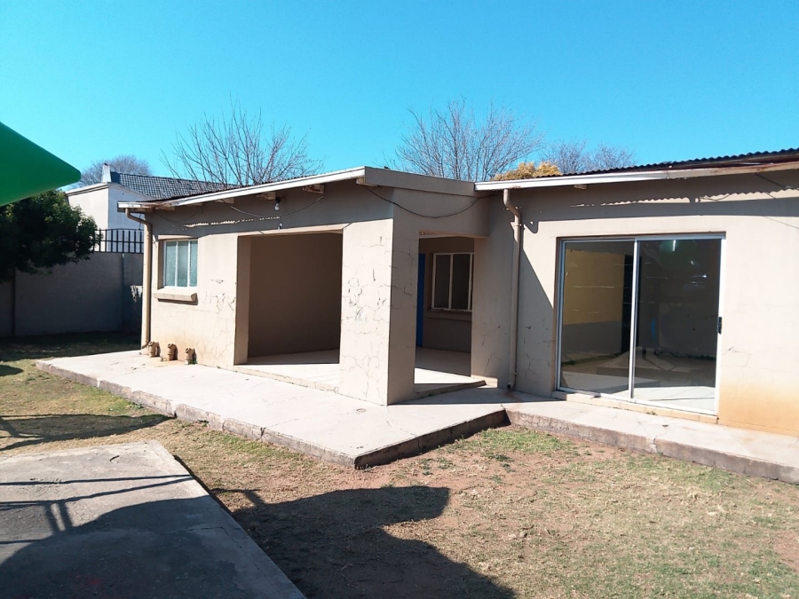 3 Bedroom Property for Sale in Robertsham Gauteng