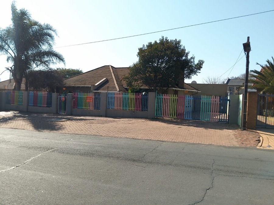 3 Bedroom Property for Sale in Robertsham Gauteng
