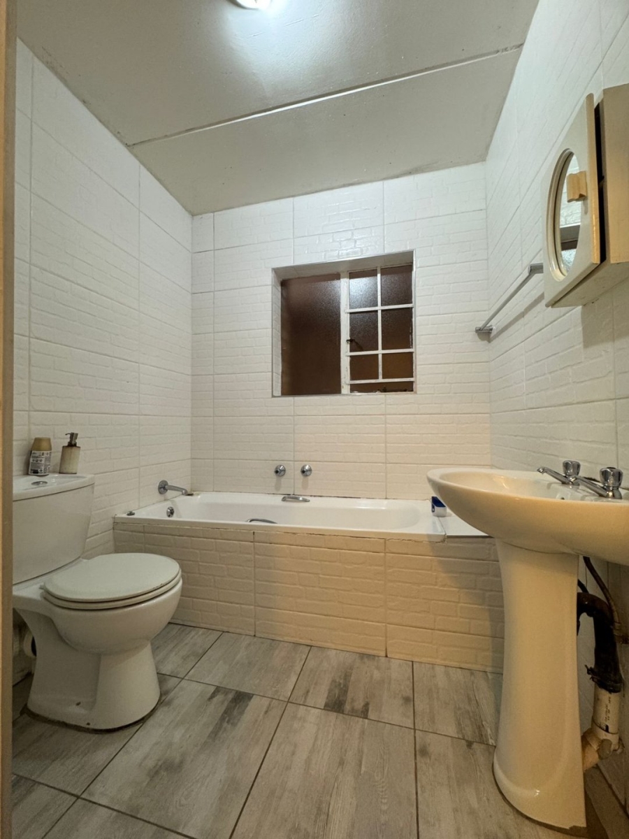 To Let 2 Bedroom Property for Rent in Noordwyk Gauteng