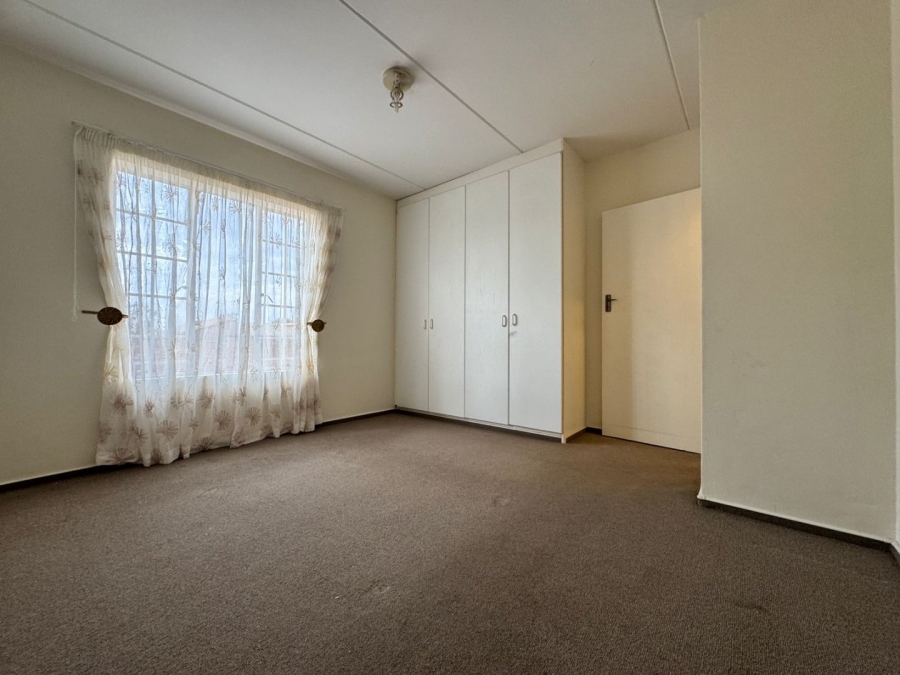To Let 2 Bedroom Property for Rent in Noordwyk Gauteng