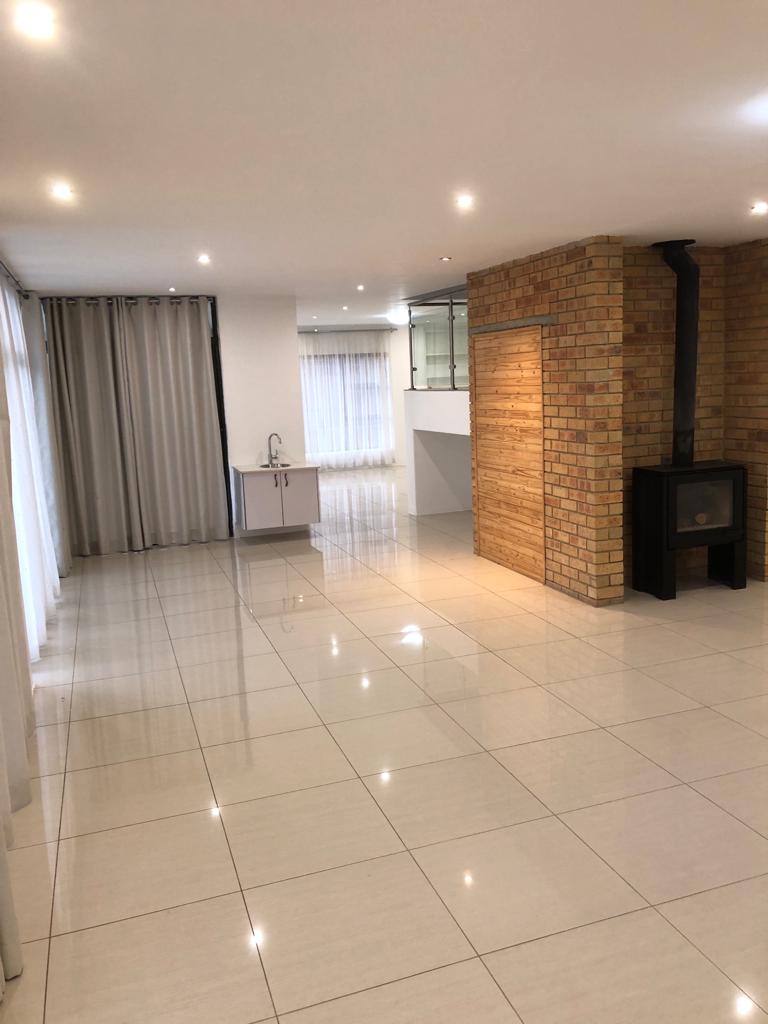 5 Bedroom Property for Sale in Eye of Africa Gauteng