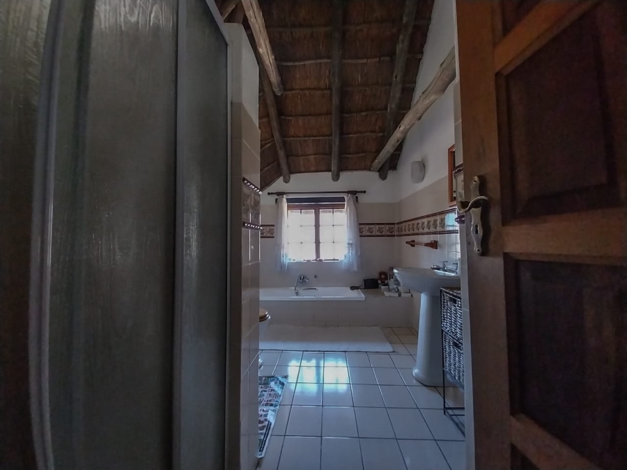5 Bedroom Property for Sale in Knopjeslaagte Gauteng