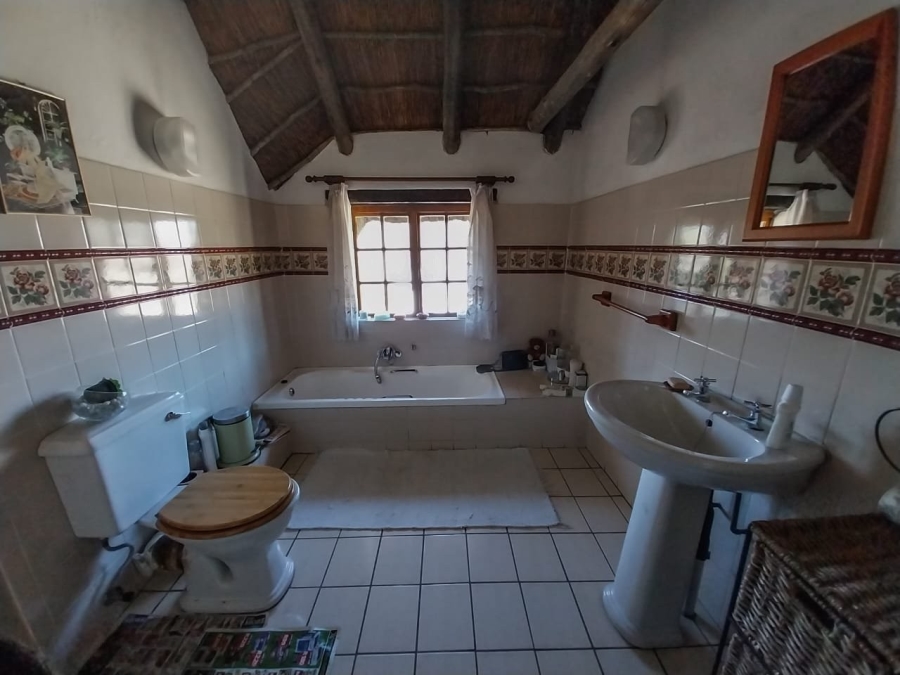 5 Bedroom Property for Sale in Knopjeslaagte Gauteng