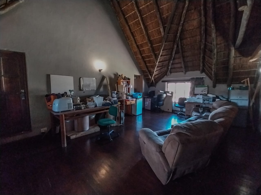 5 Bedroom Property for Sale in Knopjeslaagte Gauteng