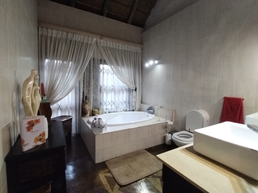 5 Bedroom Property for Sale in Henley on Klip Gauteng