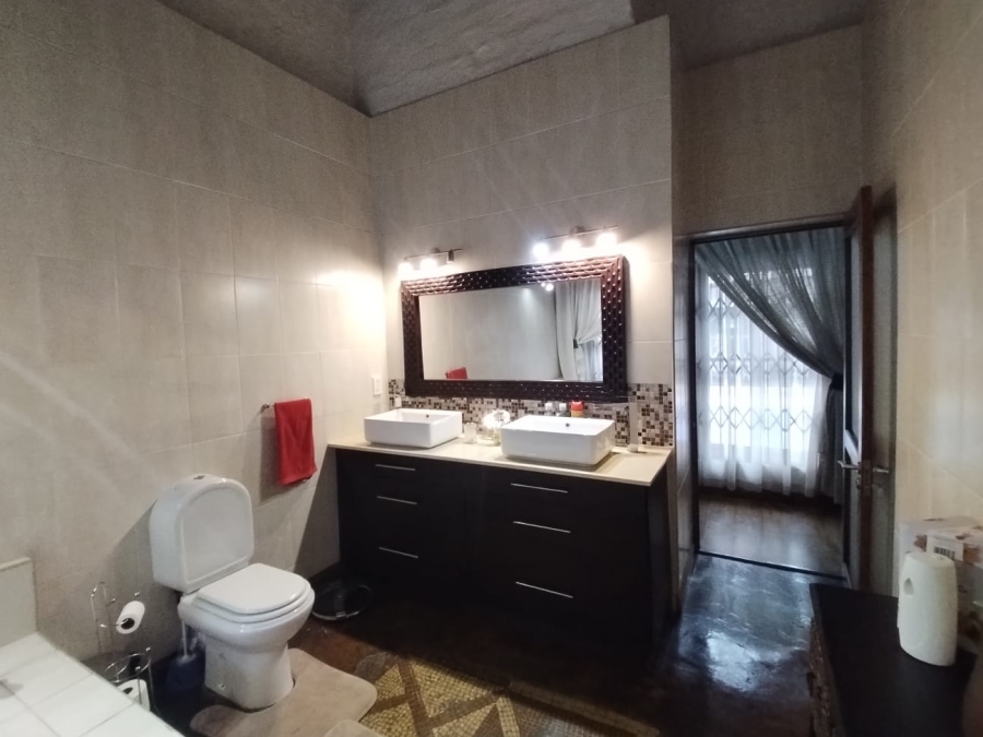 5 Bedroom Property for Sale in Henley on Klip Gauteng