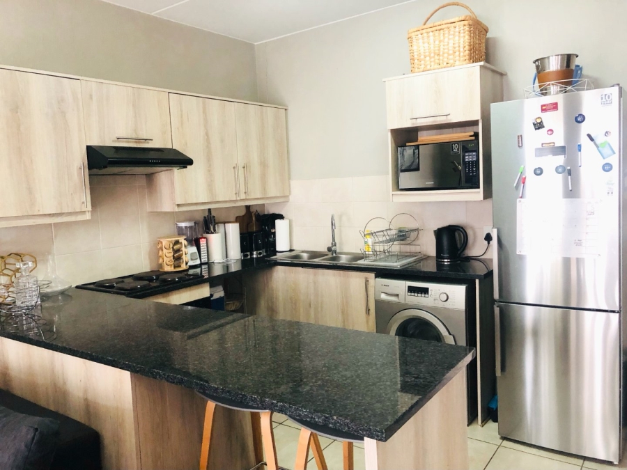 2 Bedroom Property for Sale in Barbeque Downs Gauteng
