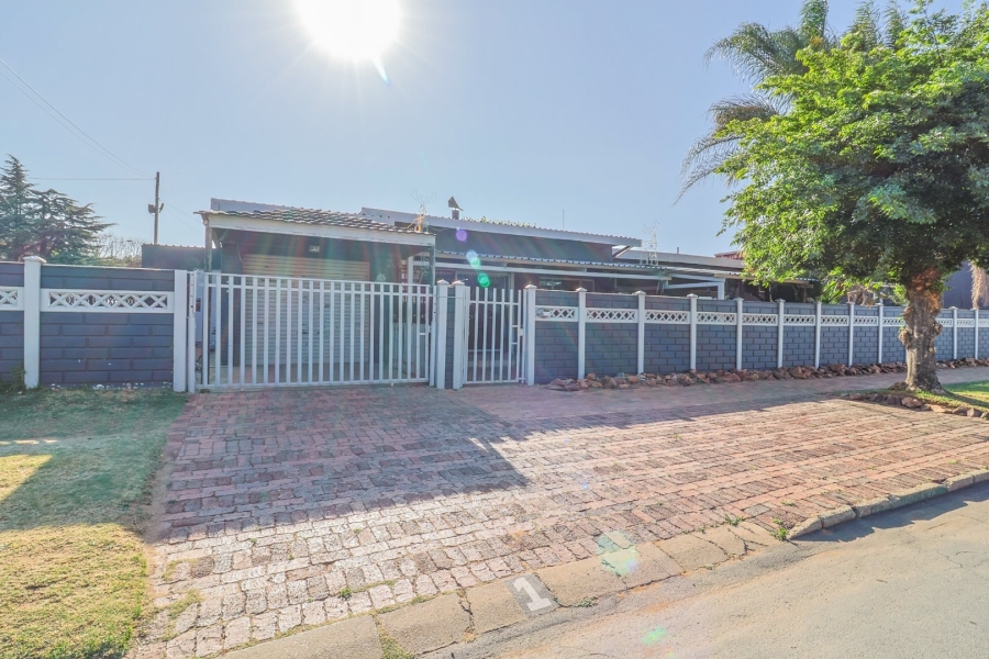 5 Bedroom Property for Sale in Krugersdorp West Gauteng