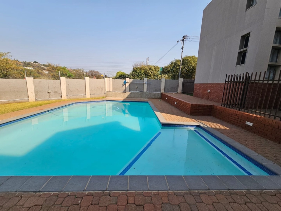 2 Bedroom Property for Sale in Glenanda Gauteng